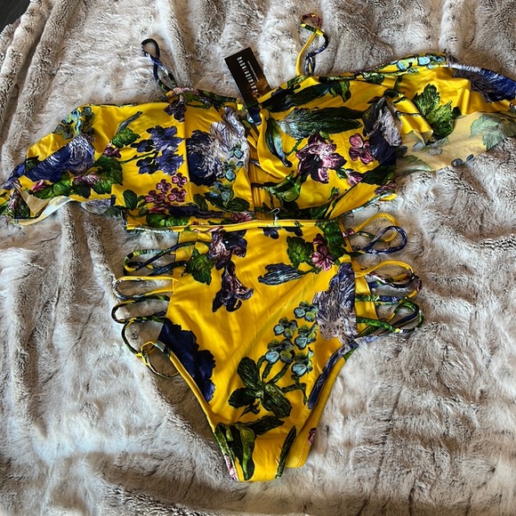 Fashion Nova Swimsuit - Picture 2 of 6